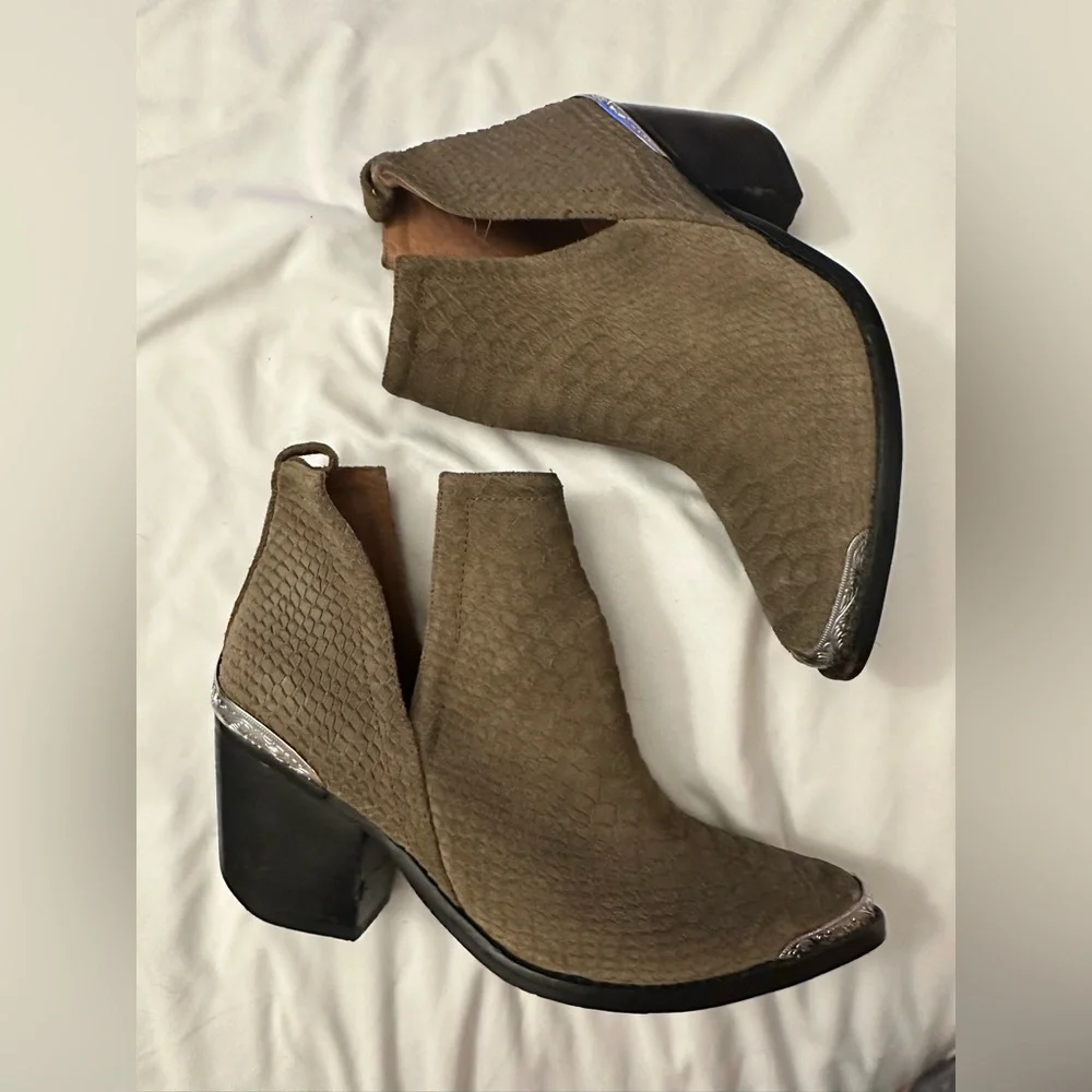 Jeffrey Campbell Olive Green Faux Snakeskin Cromwell Boots - Picture 2 of 6